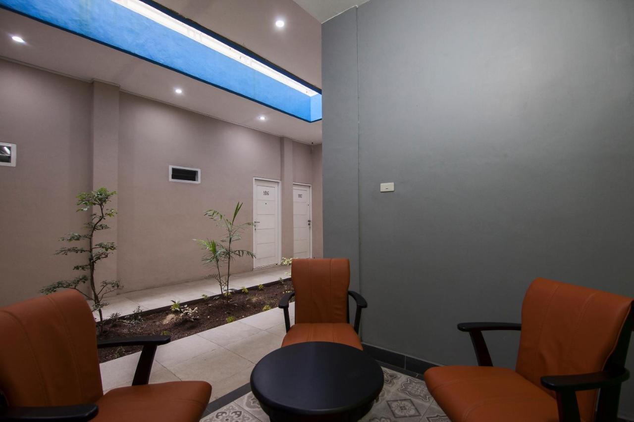 Rap Hotel Balige Bagian luar foto