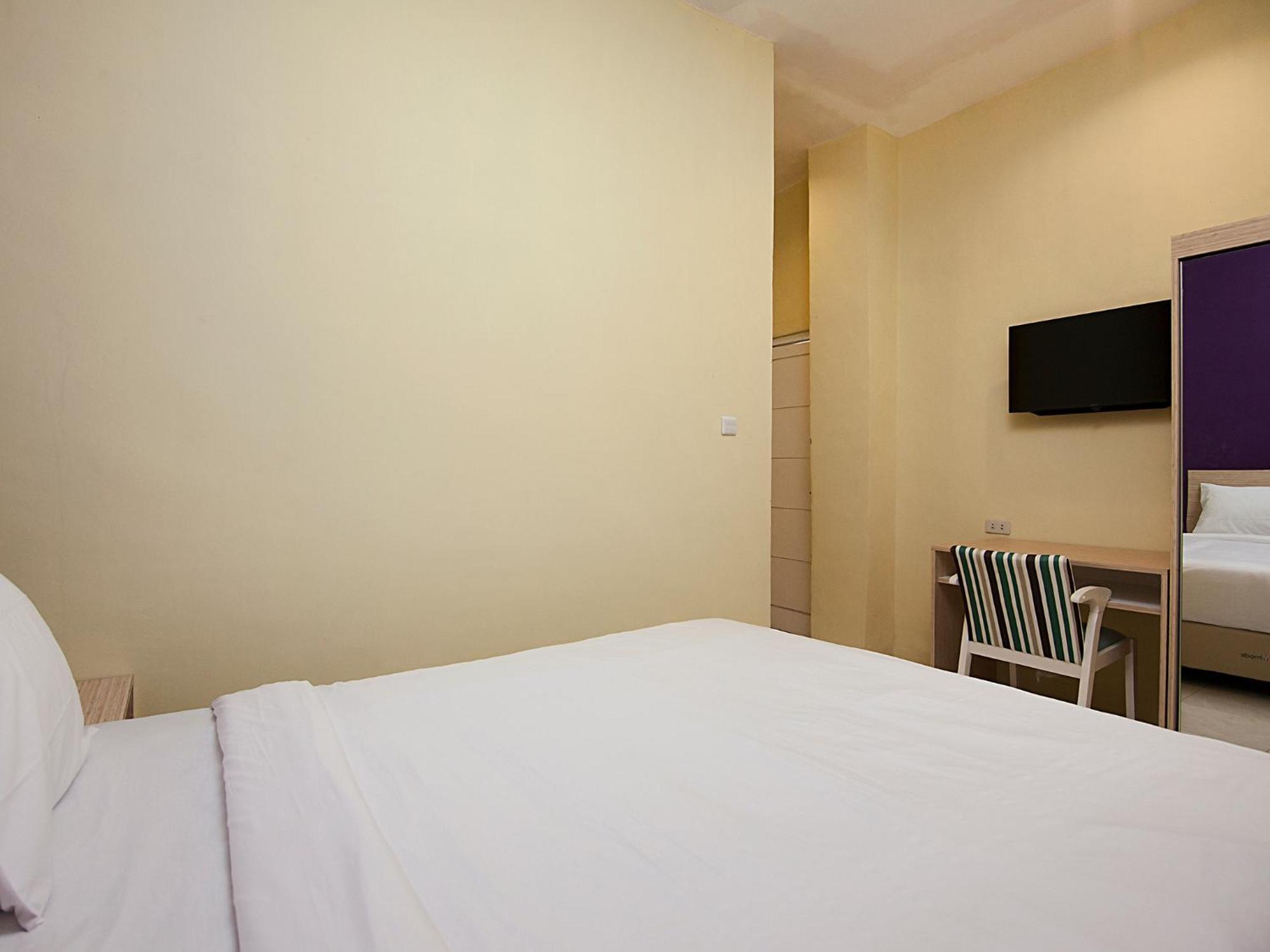 Rap Hotel Balige Bagian luar foto